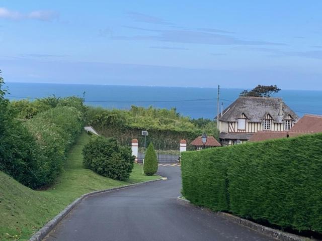L'Appartement Vue Mer De La Villa Des Rosiers - Trouville Sur Mer Zewnętrze zdjęcie